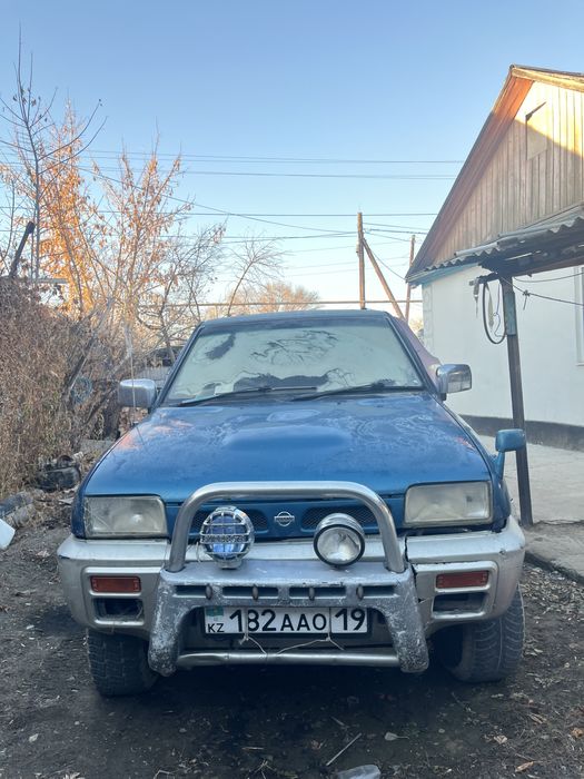 Ниссан мистрал срочно