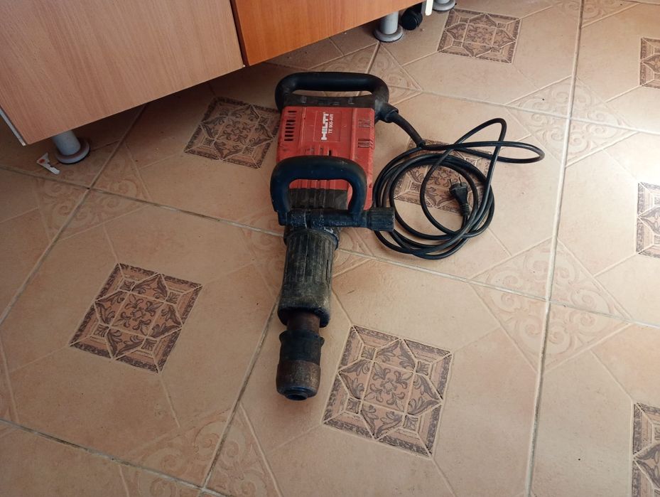 Picamer, demolator Hilti TE 905 AVR