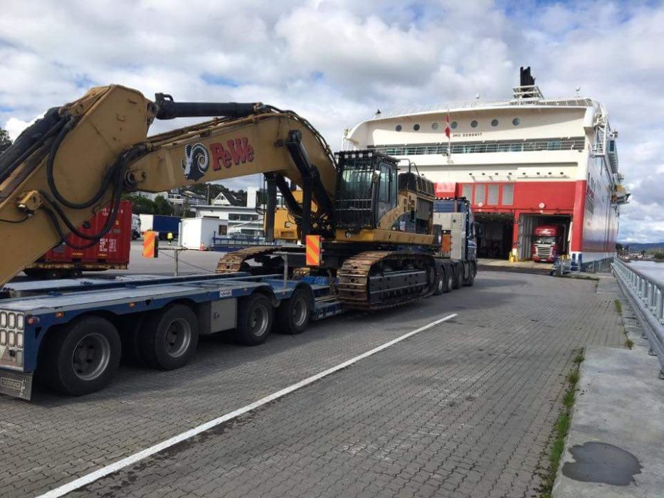 Transport Utilaje.Transport Combine.Transport marfa cu tir