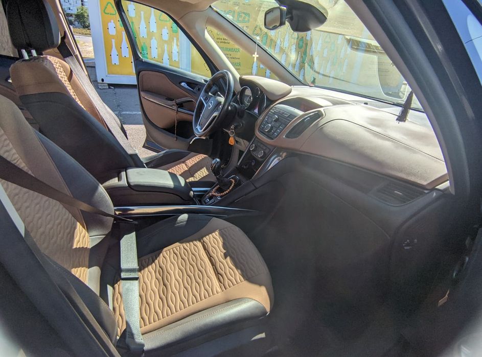 Opel Zafira 7 locuri