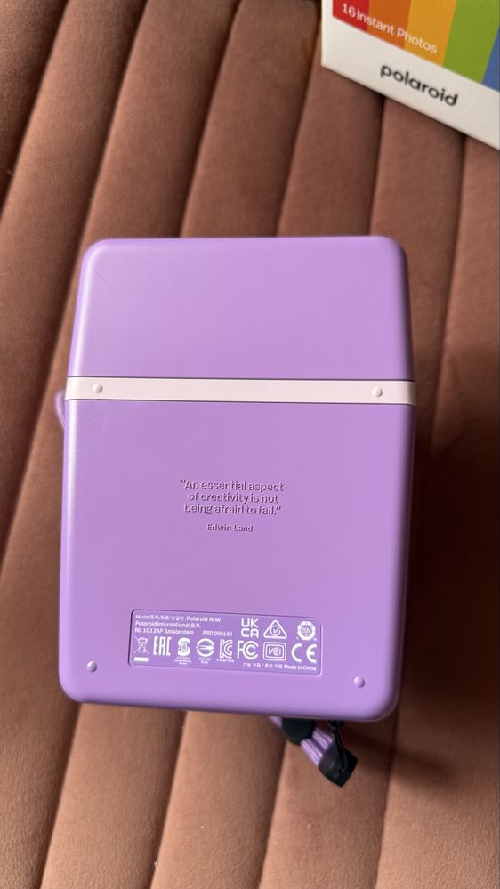 Polaroid фотоапарат за моменти снимки