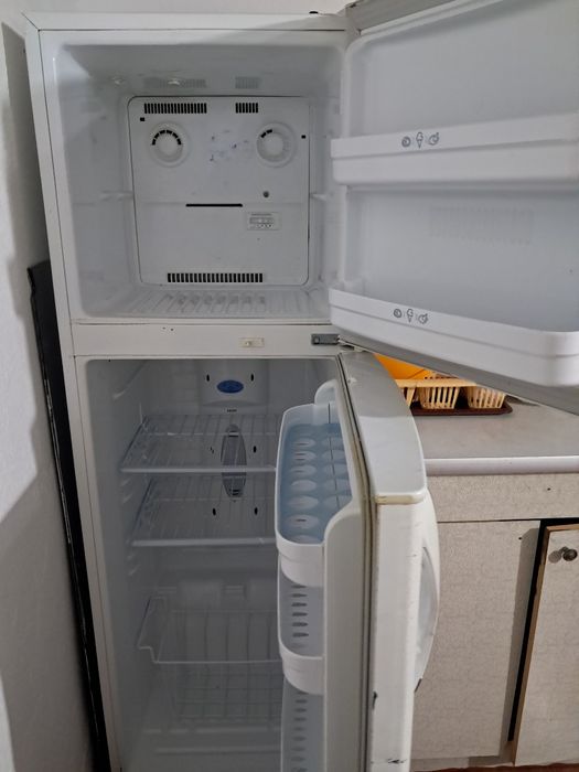 Бу Холодильникті