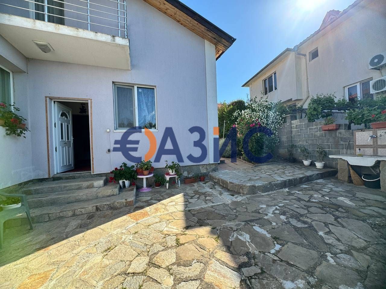 Спешна продажба! Двуетажна вила в Кошарица, без такса поддръжка, РЗП