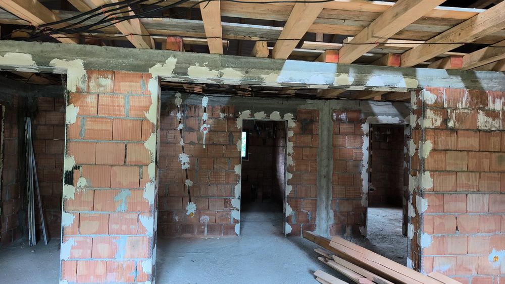 Finisaje interioare si exterioare