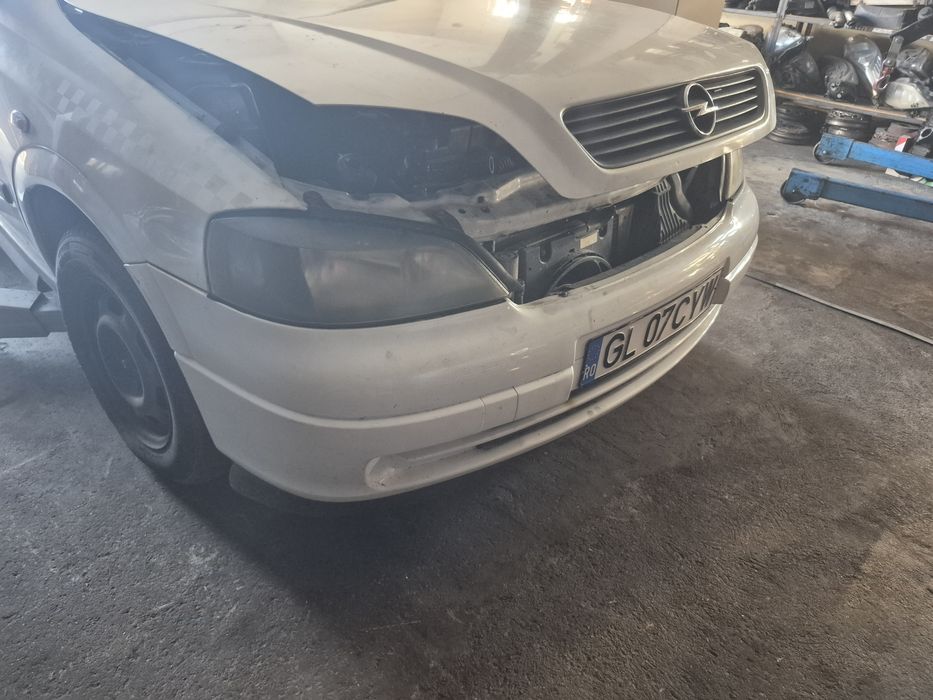 Dezmembrez astra g 1.7