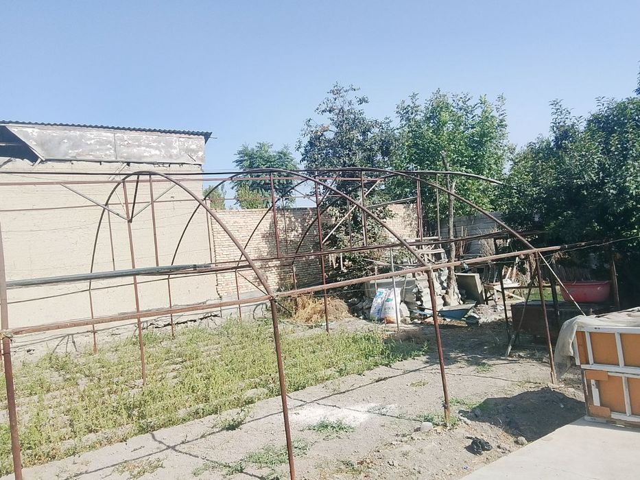 Парник сотилади дарҳол!