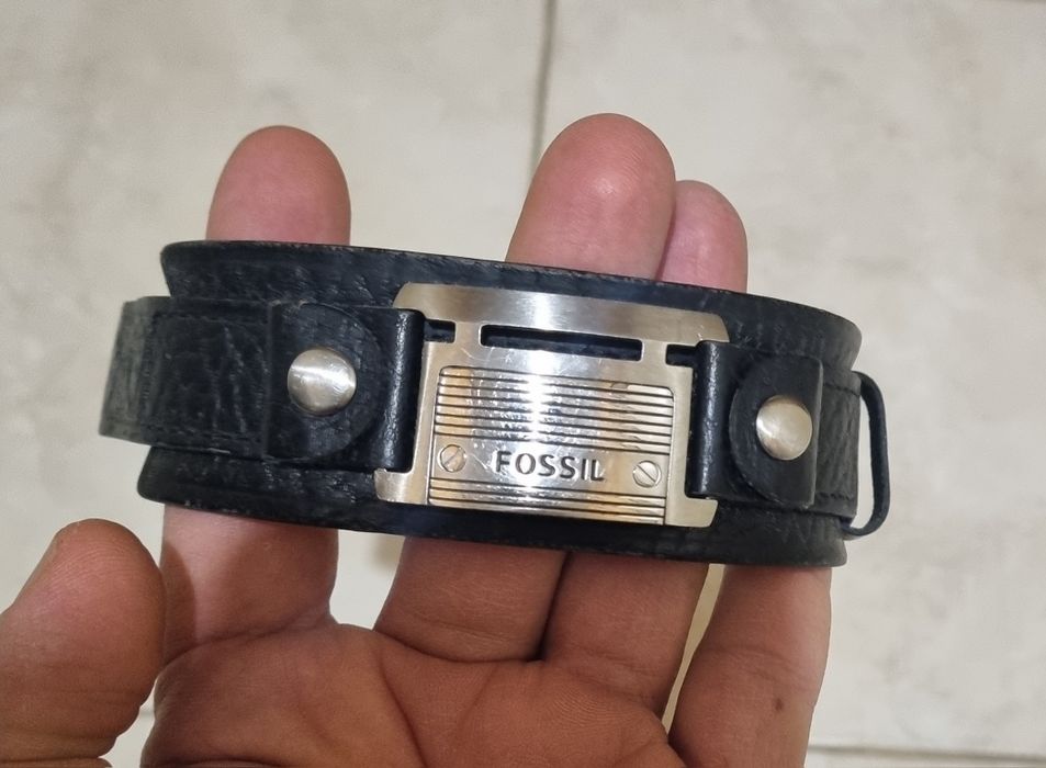 Мъжка кожена гривна Fossil