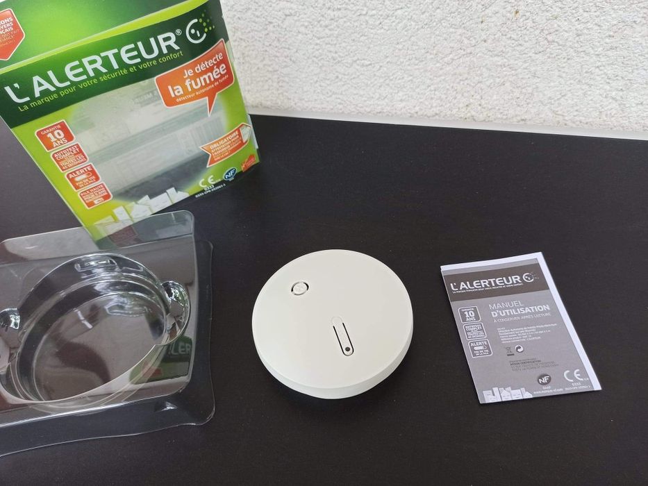 Detector autonom optic de fum alarma sirena incendiu led rosu flash
