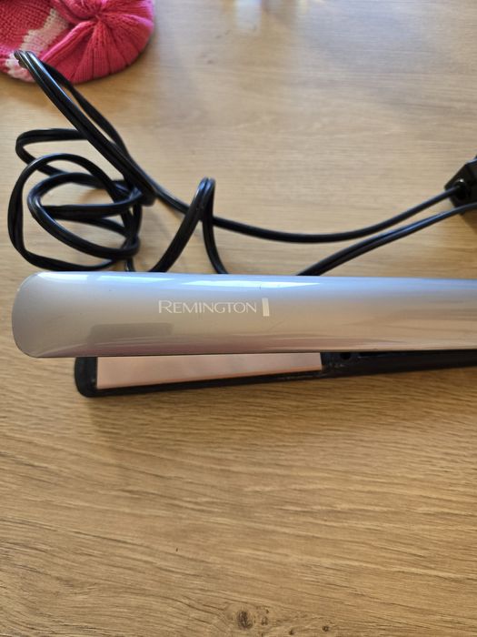 Преса за коса Remington с кератиново покритие