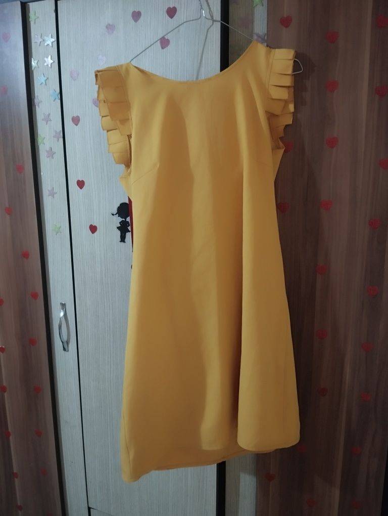 Rochie noi cu eticheta