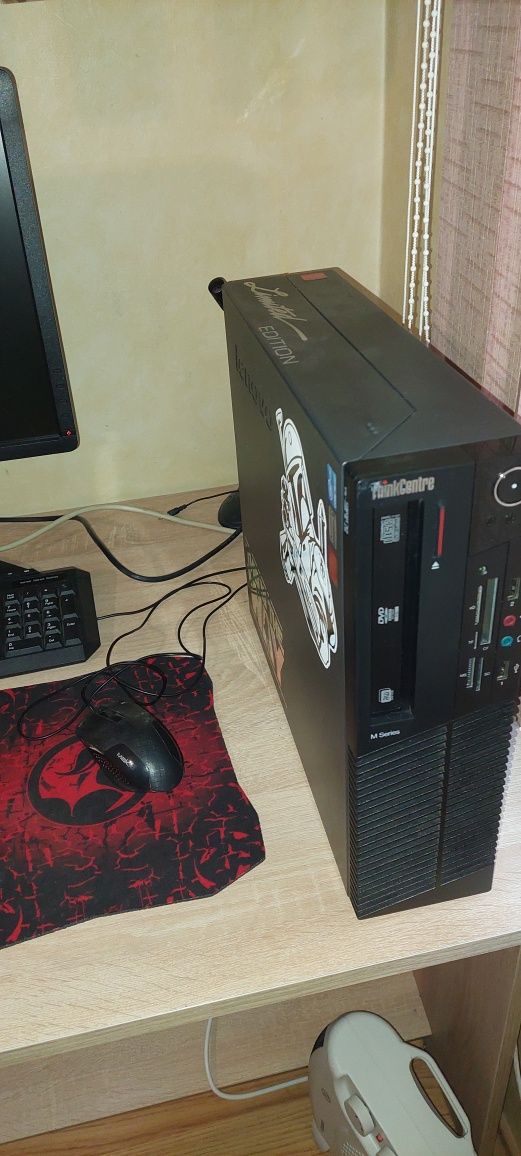 1050ti 4gb i5 3570  Dell 23"