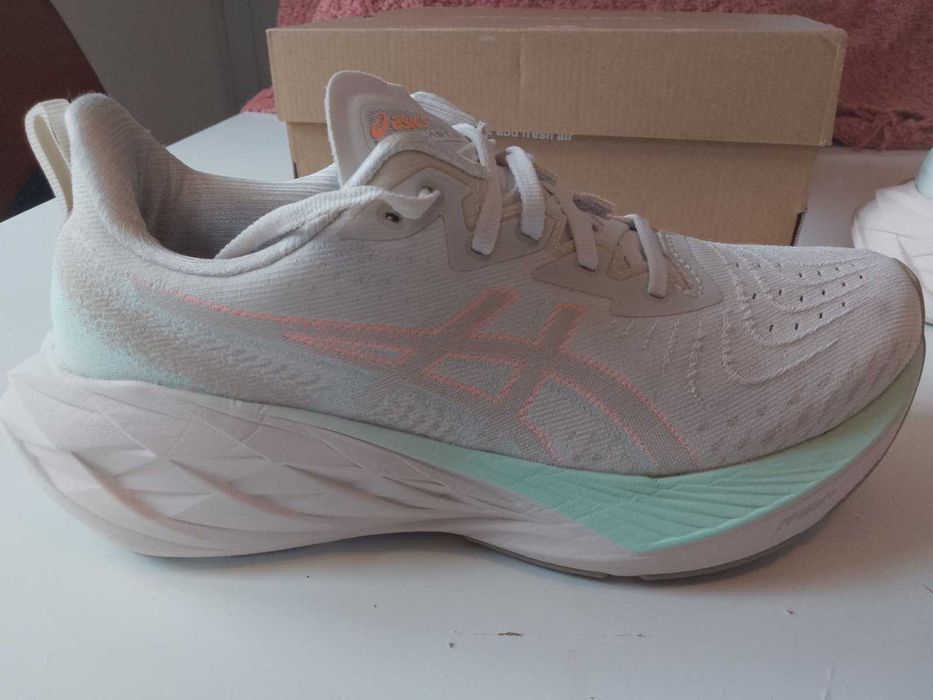 Маратонки Asics Novablast 4 W