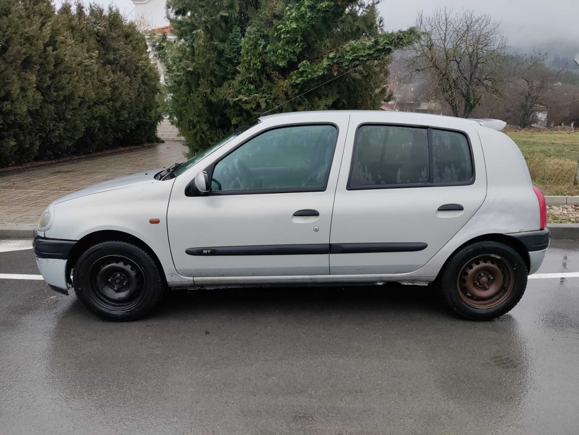 Продавам Renault Clio 1.6