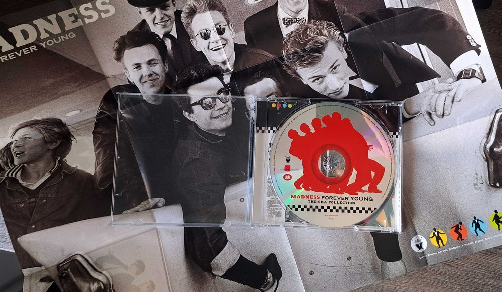 Madness - Forever Young (with poster) CD audio original