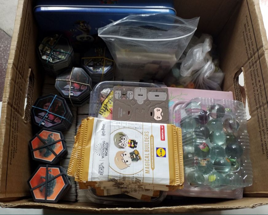 Animaterra,Star wars, Spongebob,Trolii, peste 3500 buc
Colecție Animat