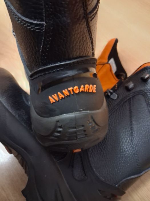 Bocanci de lucru imblaniti