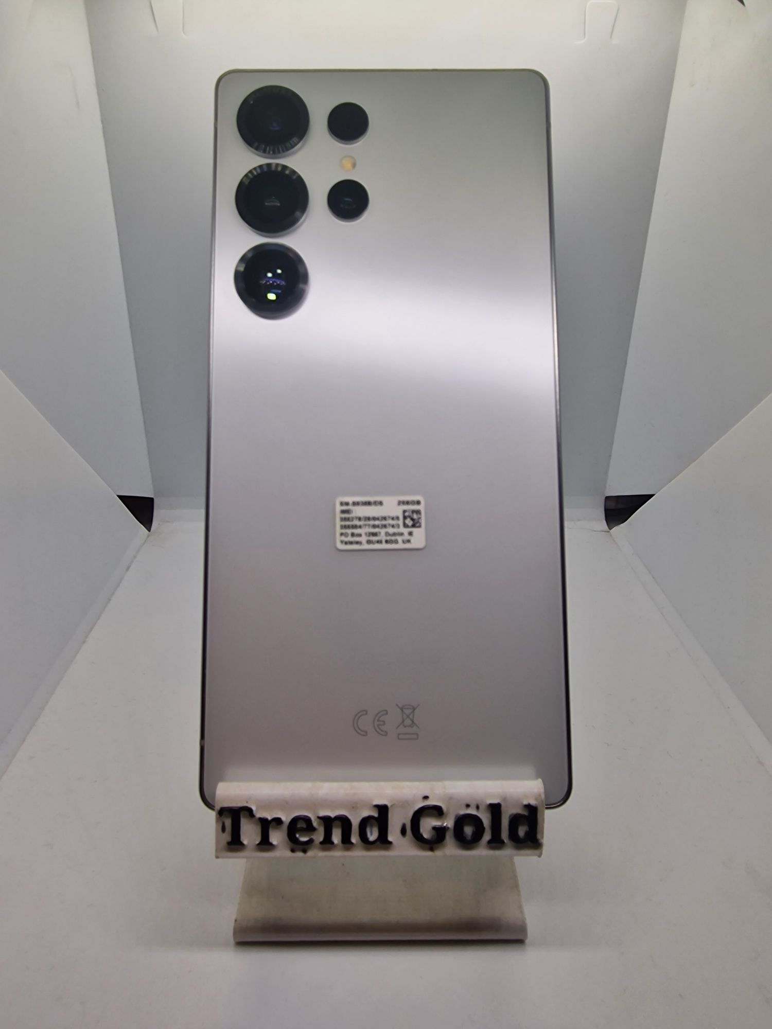 Samsung Galaxy S25 Ultra 
256GB Memorie
12GB RAM
Incarcator 

Pret: 43