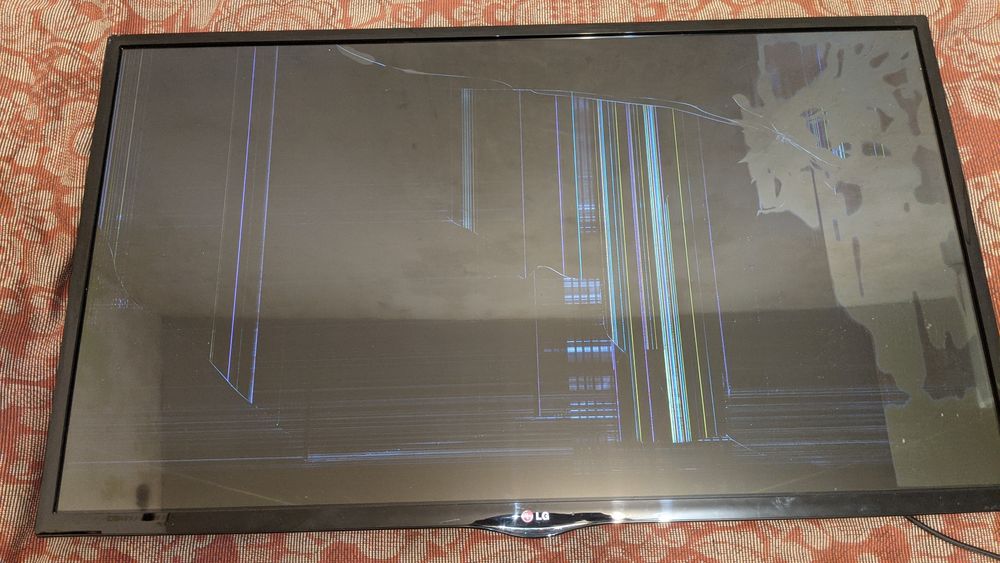 Телевизор lg 42LN540V-ZA с разбитым экраном