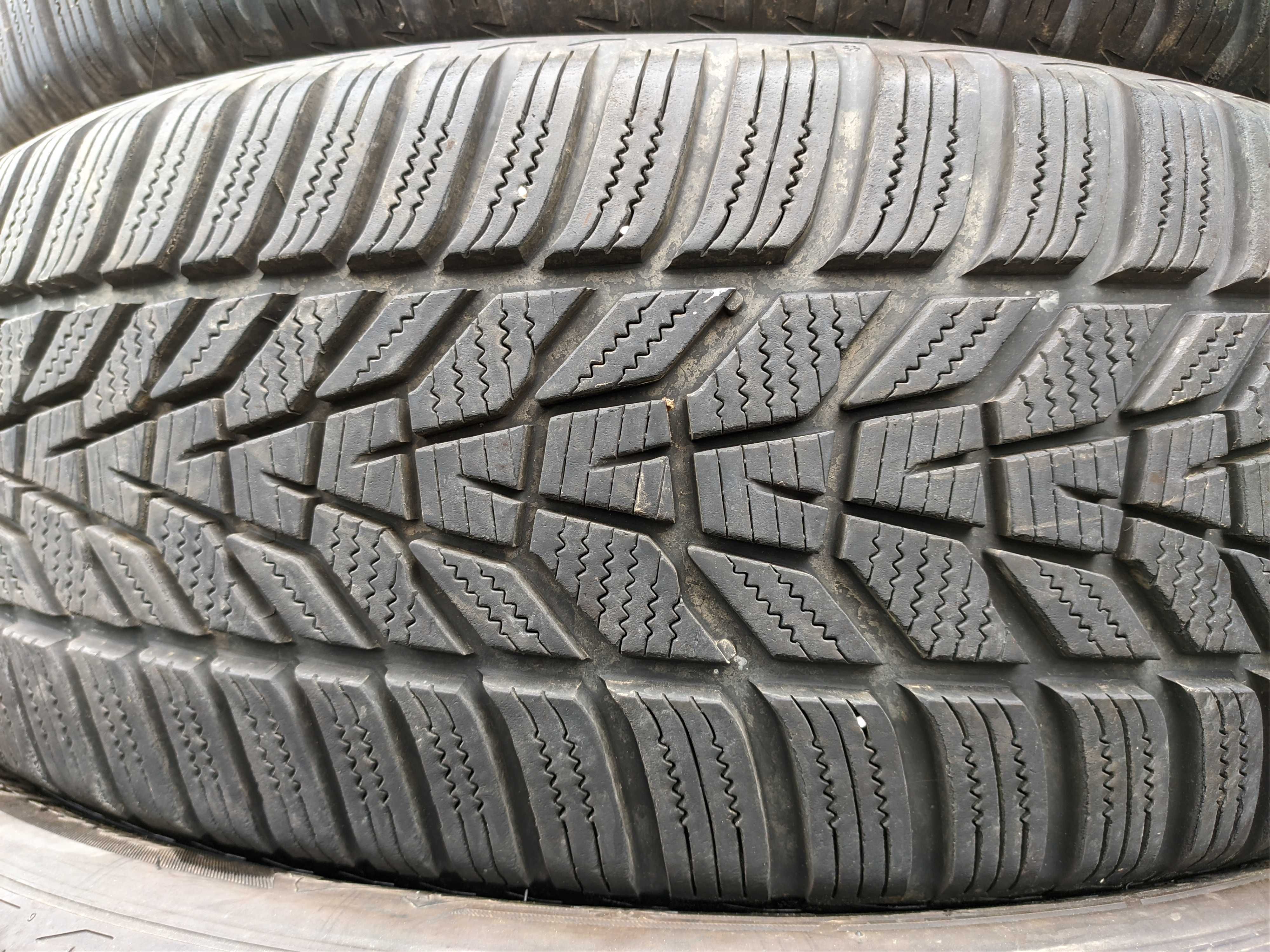 4бр Зимни гуми 235 60 18 - Hankook
