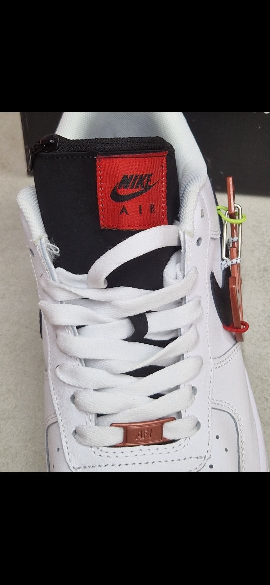 Nike Air Force 1 Carabiner
Carabiner Swoosh RCarabinered