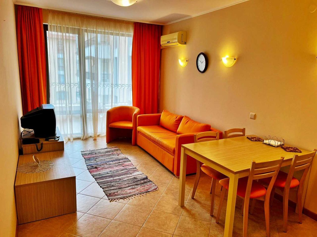 Продава се Тристаен апартамент в к.к. Слънчев бряг - 90 кв.м за 1045 €/кв.м - Снимка #1