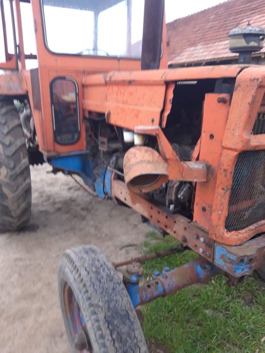 Vând tractor 650 tip export
