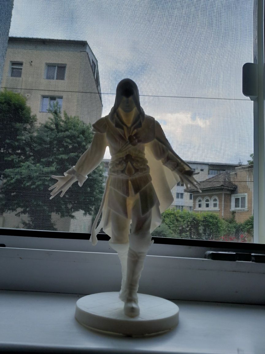 Figurina Assassin’s Creed (Ezio Auditore)