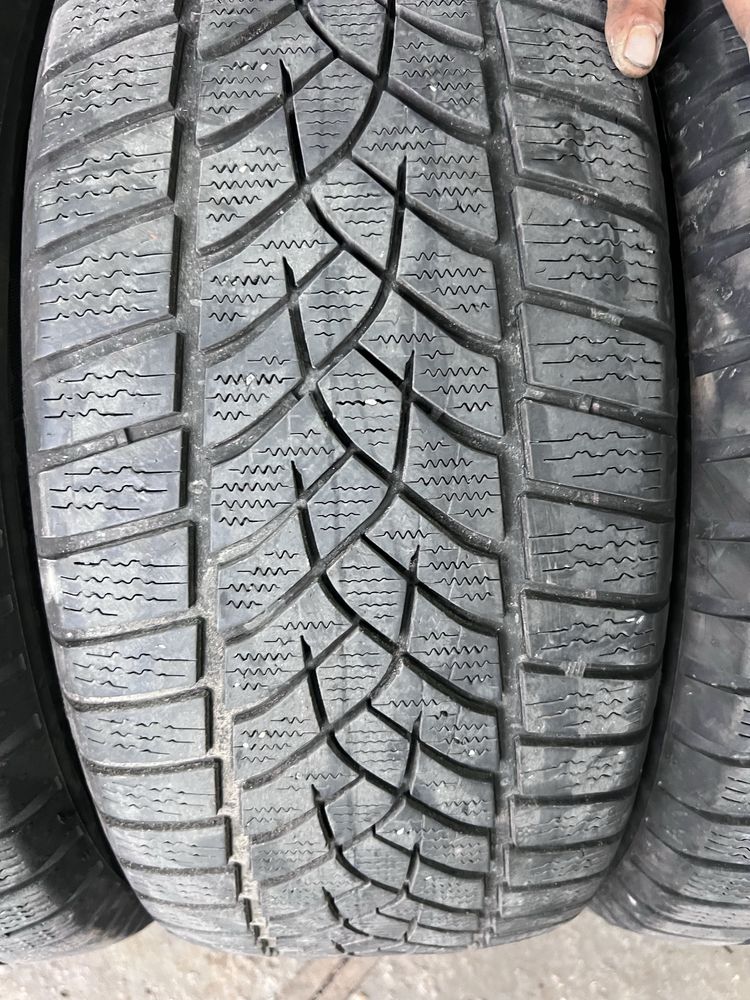 245/55 r17 goodyear de iarna / dot 2021 /200 lei buc