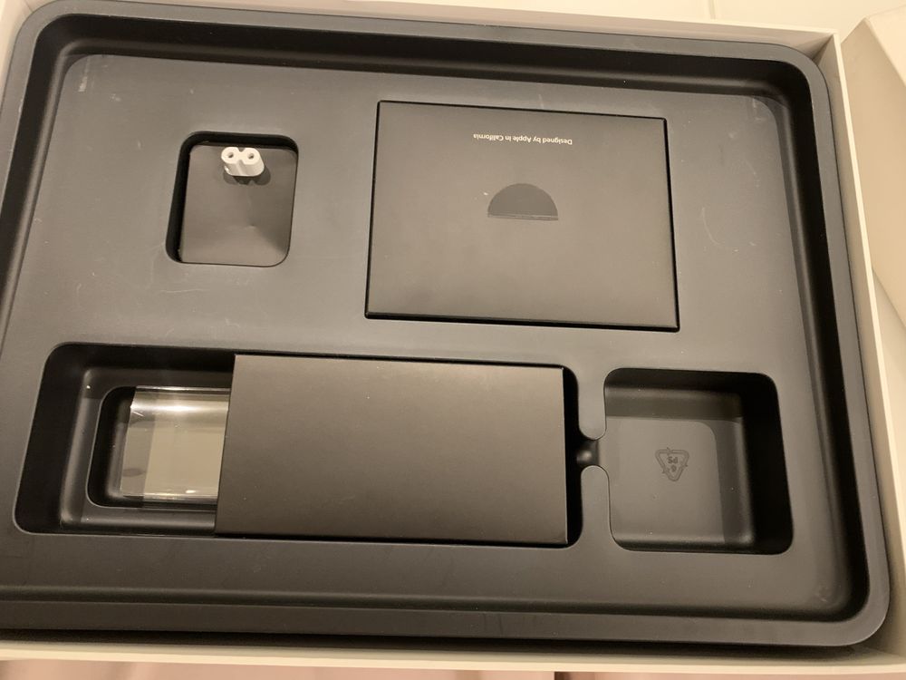 MacBook Air 1466 работещ с кутия
