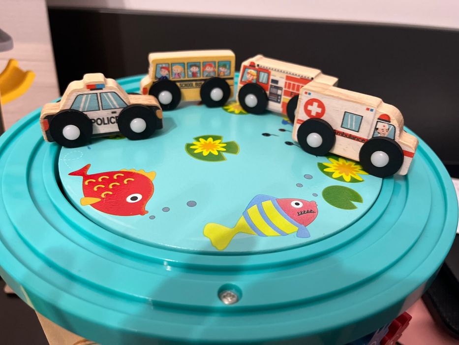Cub educativ din lemn Montessori