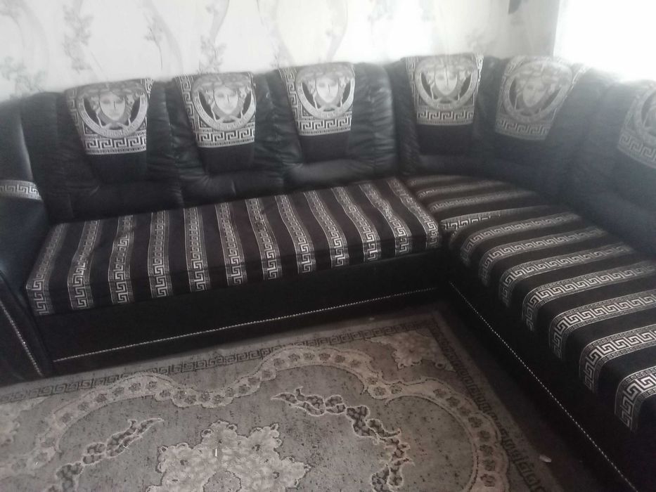 Ъглов диван 