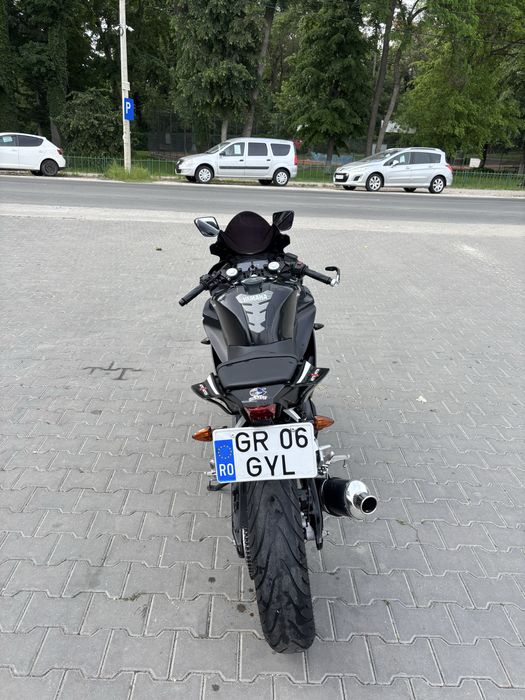 Yamaha yzf R125.