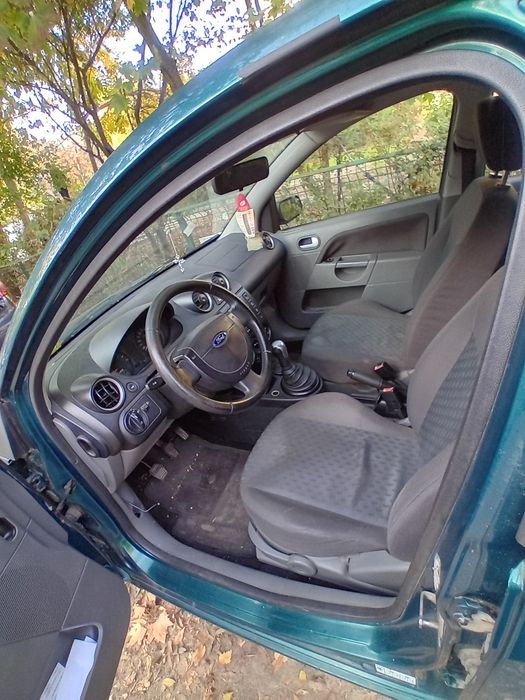 Vand Ford Fiesta 1.6 16 V pentru Rabla sau mers pe câmp