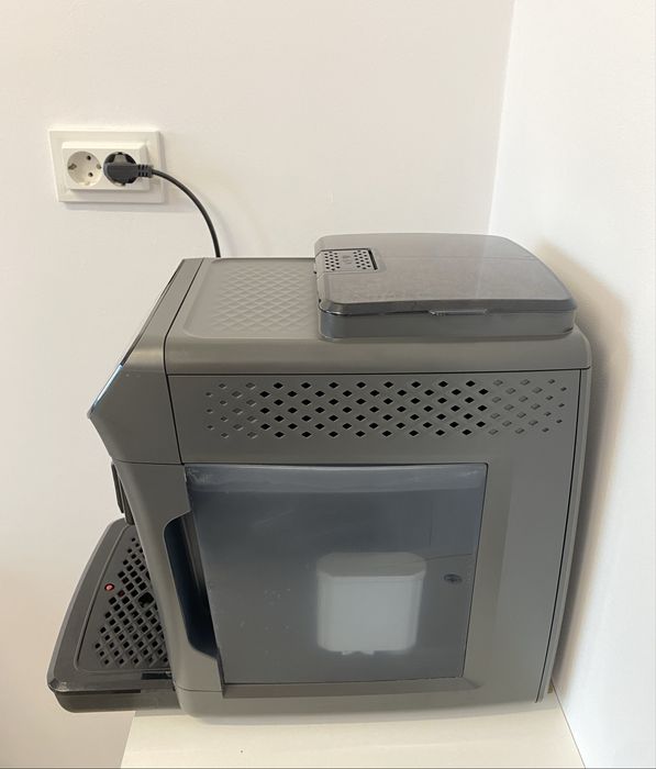 Espressor automat Philips 800 Series (EP0824) - ca nou