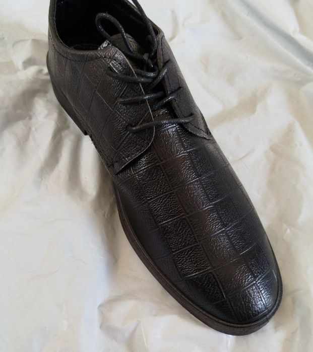 erkaklar oyoq kiyimi