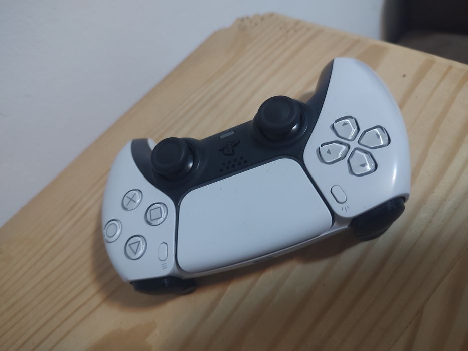 Playstation 5 disc edition cu God of war Ragnarok