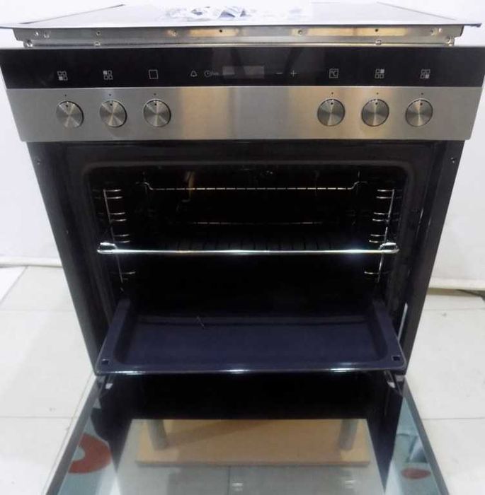 Фурна с плот за вграждане Siemens EQ110KA1Z  код 3951