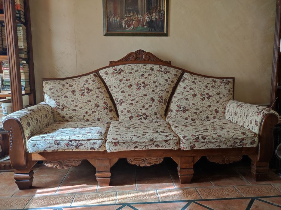 Комплект маса с два стола