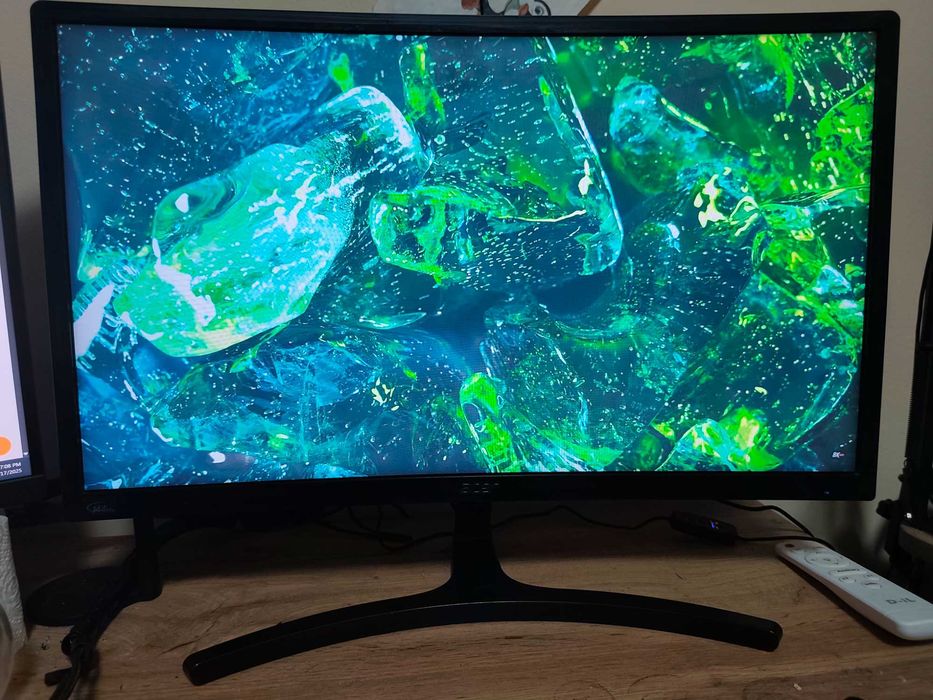 Извит монитор Acer ED242Q 144Hz