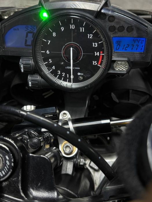 Yamaha yzf r1 2007 срочно в отличном состоянии