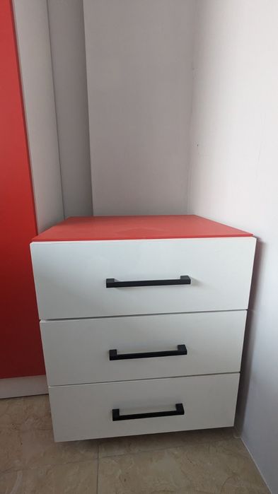 Офис обзавеждане ново