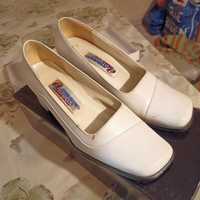 Туфли женские белые лакированные