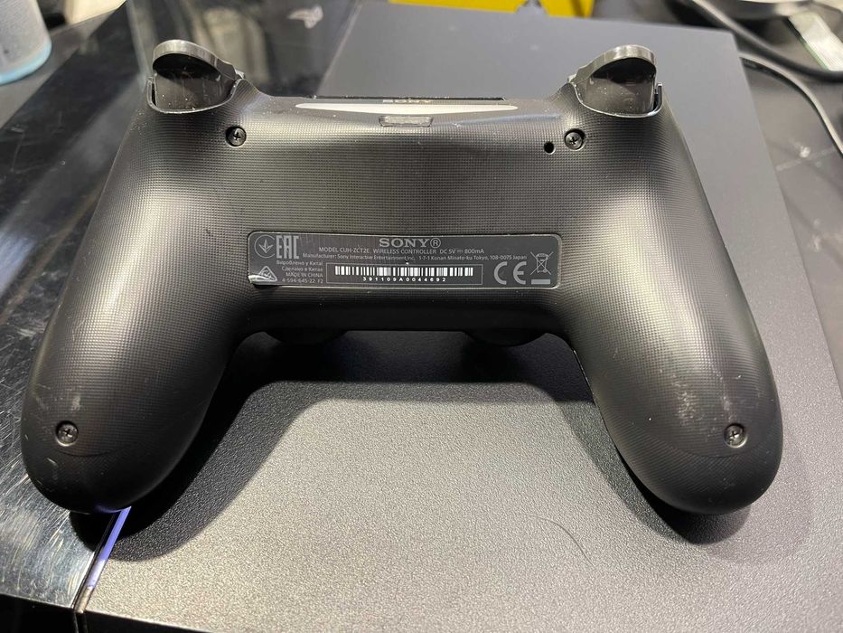Consola Sony PS4 PlayStation 4 + Controller + GTA V, stare bună