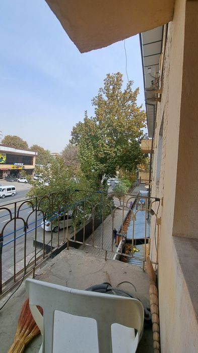 Чирчик шахар 
Окковок хамкор банк  ёнида 
#1-хона 3-этаж 
Квартира