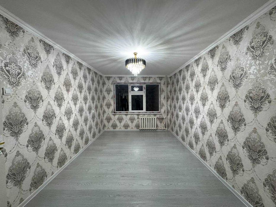 Buxoroda kvartira sotiladi 2 xonali 56m² 1-qavat.