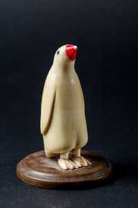 Статуэтка "Пингвин" из моржовой кости