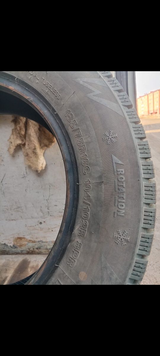 Две шина на газель