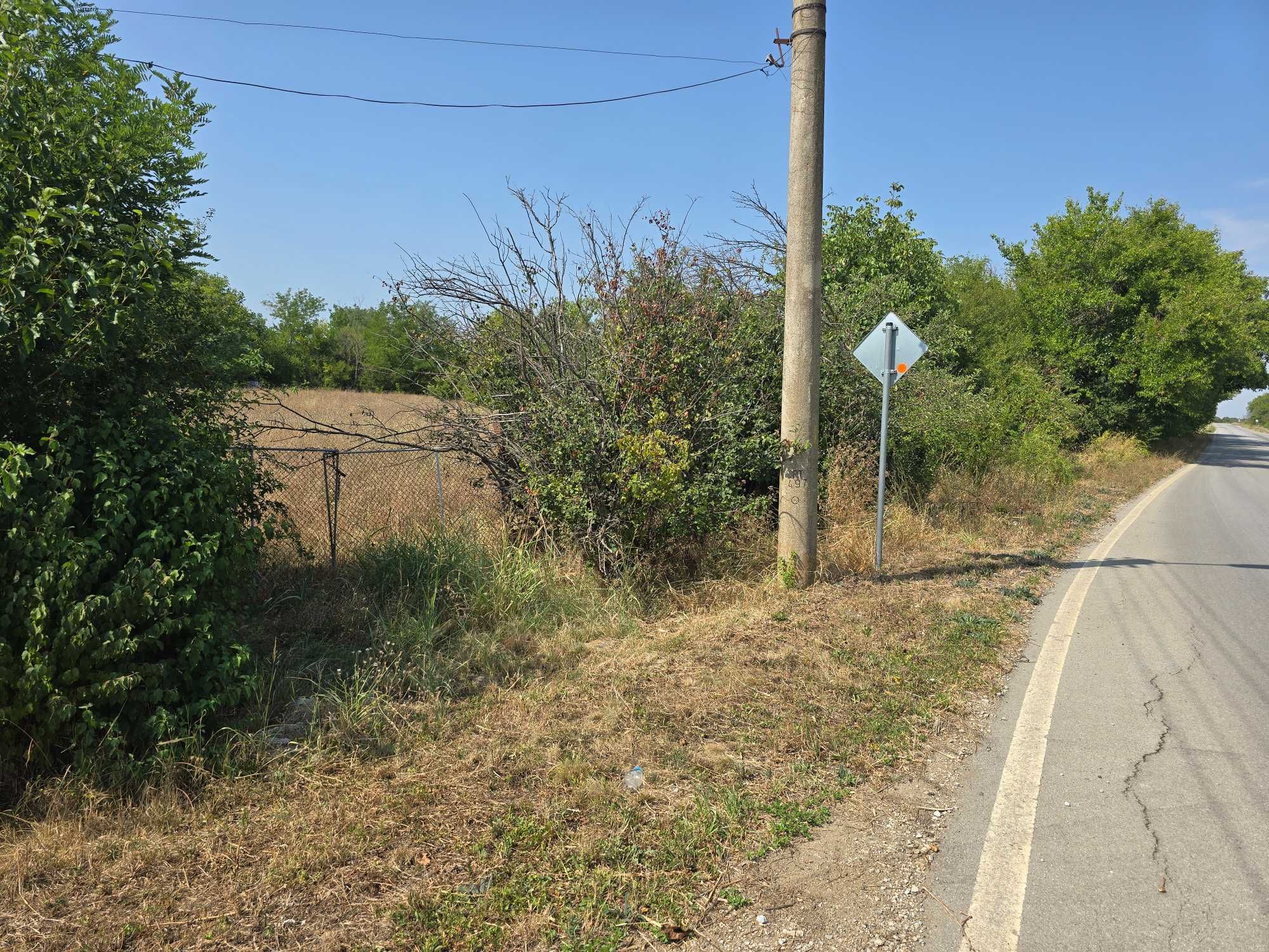 Парцел в село Хотница