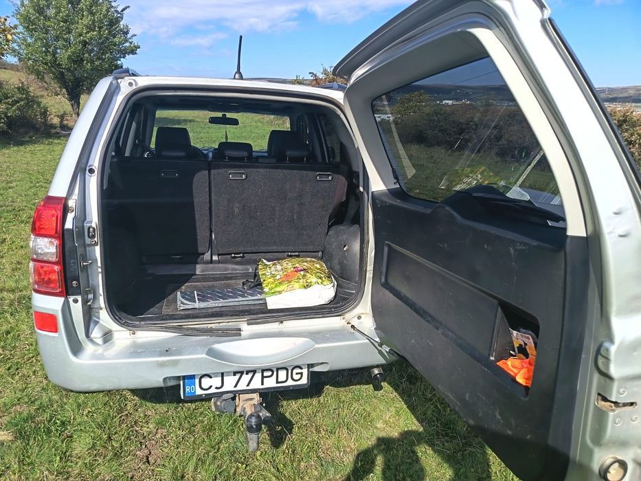 Vând suzuki Grand vitara