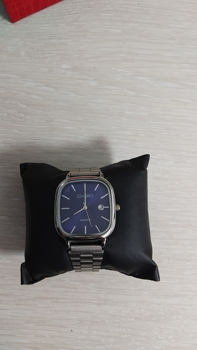 Новые часы Casio Quartz в коробке 

Абсолютно новые часы Casio Quart